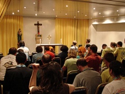 Capilla de Adoración por las Vocaciones en el Café de Vocation.com