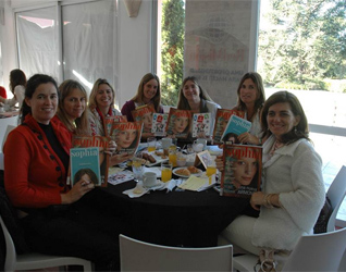 Durante el desayuno se mostró cómo algunos medios impresos cooperaron en la ejecución de actividades de ANSPAC Argentina.