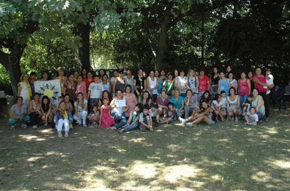 Foto grupal de las participantes en la graduación.