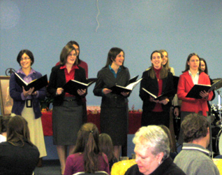 The consecrated women singing