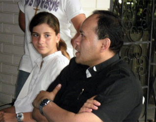 Sacerdotes diocesanos convivieron con chicas de Ancora, en la casa del Club del ECYD.