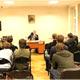 El P. Dariusz Oko durante su conferencia sobre la agenda homosexual en Europa.