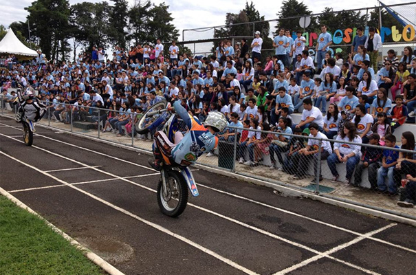 Uno de los espectáculos que gozaron los niños de los orfanatos que participaron en el evento de Soñar Despierto, en Guatemala.