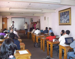 Sesiones de trabajo durante el encuentro anual.