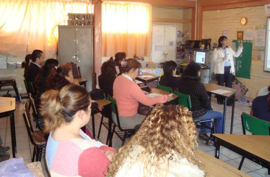 La participación de Familia Unida en dicho programa se centró en el Curso-Taller “Mejora por tus Hijos”.