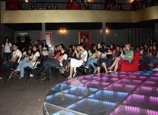 En una discoteca de la ciudad de Tuxtla Gutiérrez se dieron cita para el congreso “Guapa, vistiendo tu interior”.