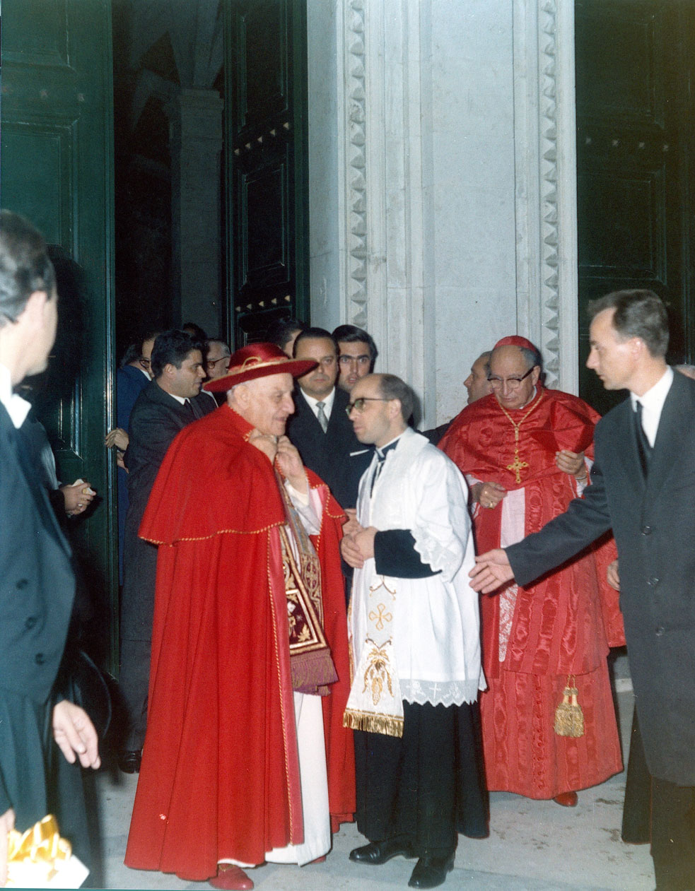 Giovanni XXIII visita la parrocchia di Guadalupe a Roma, 1962.