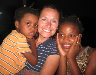 Cecile Martin Houlgatte with two friends