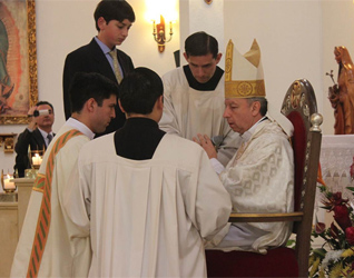 Mons. Juan Vicente Córdoba, S.J., obispo auxiliar de Bucaramanga (Colombia), presidió la ordenación diaconal del P. Juan Pablo Durán, L.C.