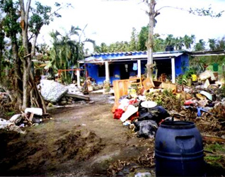 La comunidad de El Salmoral, en el estado de Veracruz, fue una de tantas que sufrieron la devastación por el huracán Karl.