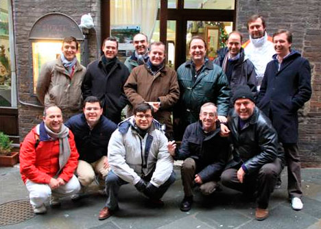 Algunos consagrados que desarrollan su apostolado en Europa en un paseo durante la octava de navidad.