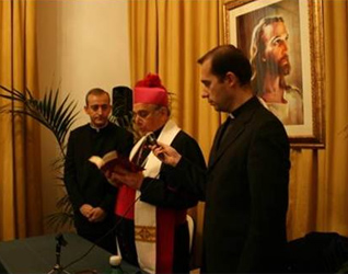 Mons. Salvador Gristina, arzobispo de Catania, durante la bendición del centro “Juan Pablo II”.