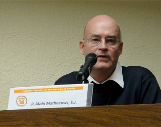 El P. Alain Mattheeuws, S.J., introdujo el tema hablando sobre la teología de San Agustín y de Santo Tomás de Aquino.