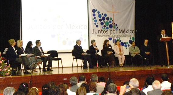 Los expositores analizaron durante la jornada la situación de la familia en la sociedad.