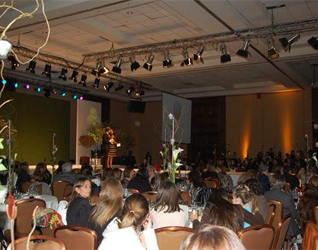 Cena a beneficio de la Fundación Mano Amiga, en Chile.