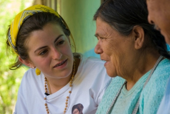 Los misioneros experimentan la alegría de ser testigos de Cristo, saliendo al encuentro de los demás.