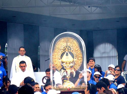 Nuestra Señora de los Ángeles, también llamada de cariño como “La Negrita” por los costarricenses, es festejada especialmente en su santuario cada 2 de agosto.