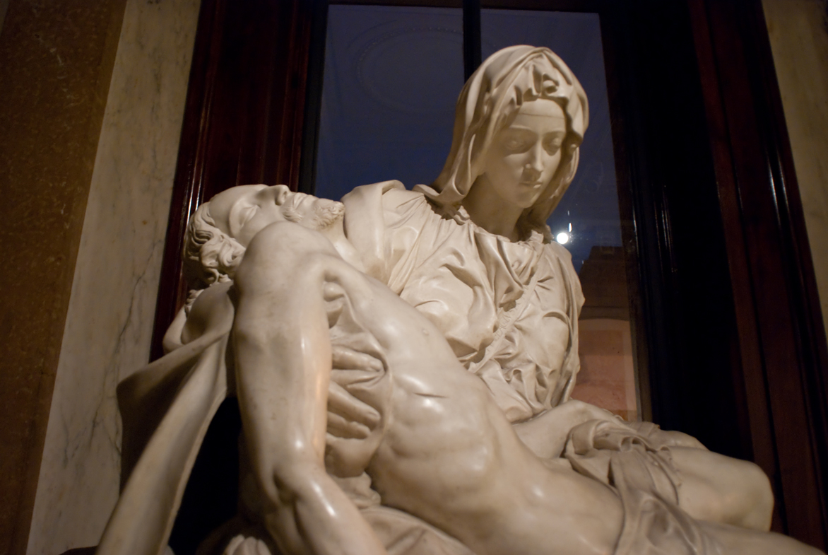 La "Pietà" (Basilica di San Pietro, Città del Vaticano)