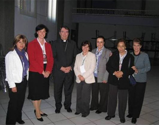 Representantes del Instituto Superior de Ciencias Religiosas con Mons. Christophe Pierre, Nuncio Apostólico en México.