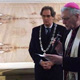 Mons. Hurkmans lee el rito de bendici&oacute;n. A su lado se encuentre el alcalde de la ciudad.