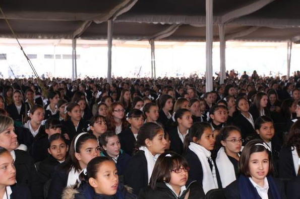 Los alumnos de los colegios recibieron la exhortación de contribuir, mediante su formación, a la construcción de un país de excelencia.