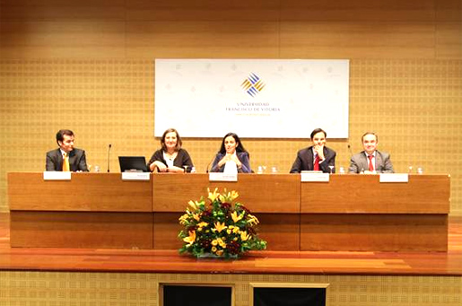 Profesores de la Universidad Francisco de Vitoria exponen sus argumentos.