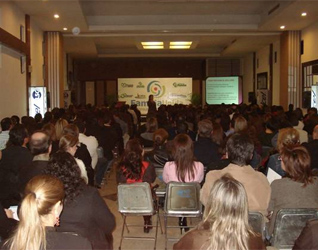 Familia Unida de Hermosillo ofreció una conferencia sobre el Bulling a padres de familia.