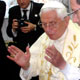 Papa Benedetto XVI benedice la prima pietra del Magdala Center, in Terra Santa