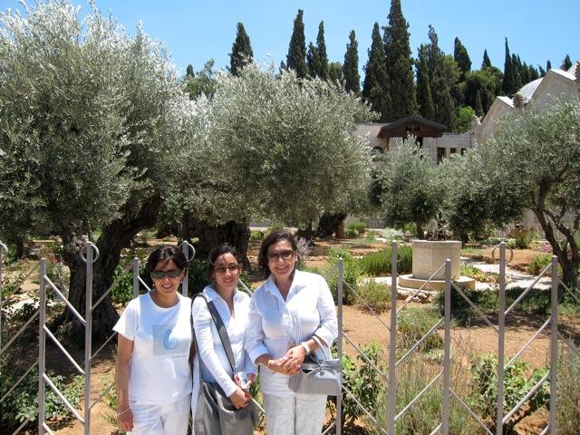 three women garden of olives