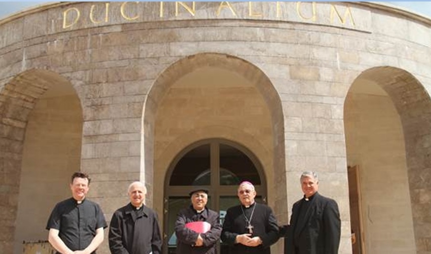 In front of the Duc in Altum Chapel