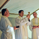 P. Adilson Marques LC celebra, in una tenda insieme ad altri due sacerdoti della Legione di Cristo, la S. Messa di Pasqua