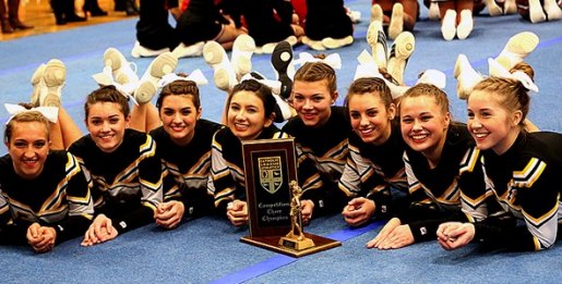 Everest Collegiate High School cheerleaders