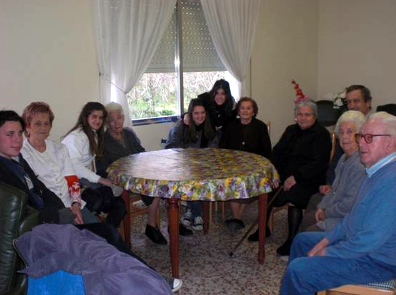 Hicieron visitas casa por casa, transmitiendo su fe y llevando consuelo y alegría a los hogares de Méntrida.