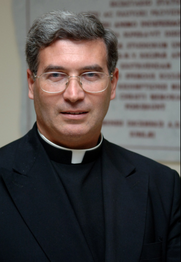 Foto P Pedro Barrajon Rettore Regina Apostolorum