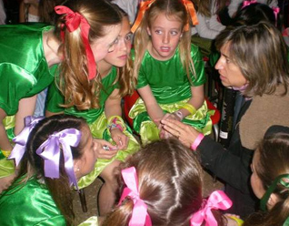 Chicas del festival “Canta y Baila” en Argentina, buscaron a través de la música y la coreografía transmitir valores.