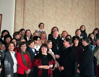 Señoras de Alemania, Polonia, Hungría y Austria con Mons. Jan Zając y los PP. Bennet Tierney y Matthew Devereux, L..L.C.C.