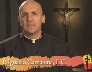 El P. Ignacio Camarena, L.C., dirige la reflexión para el Jueves Santo.
