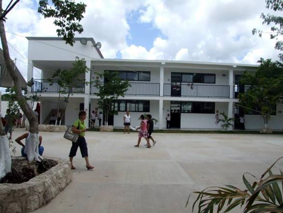 El nuevo colegio iniciará sus clases con más de mil alumnos.