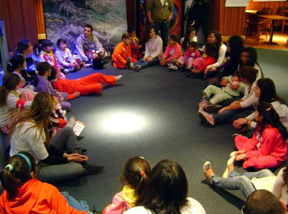 Lo principal de estas actividades es, además de la convivencia, la transmisión de valores entre jóvenes y niños.