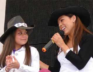 Natalia, una niña que padece una enfermedad terminal, pudo hacer su sueño realidad de conocer en persona a la actriz Adriana Bottina.