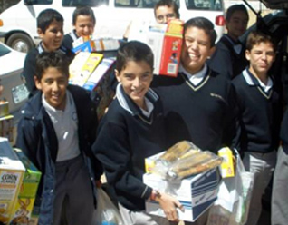 Alumnos del Instituto Cumbres de Aguascalientes planean objetivos para ayudar a quienes más lo necesitan.
