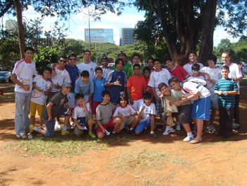 Grupo dos jovens que participaram nesta atividade apost&oacute;lica.